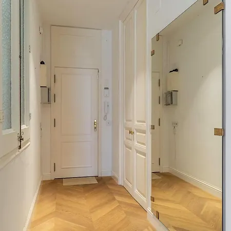 Canela Homes Midterm Elegance